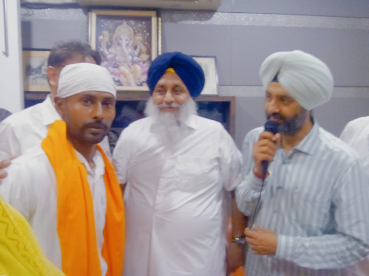 District Joint Secretary of Minority Wing of Aam Aadmi Party, Jon Masih, led by National Vice President Sumer Seeda, joined Shiromani Akali Dal by Sukhbir Badal;